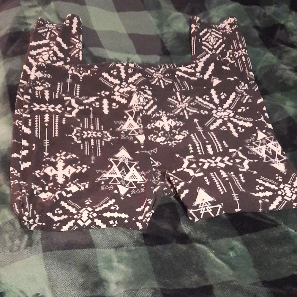 LULAROE Black and White Geometric Print Leggings